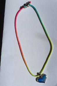 New - A Lovely Mood Necklace - Colour Changing see Pictures - E