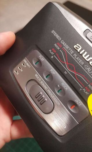 AIWA HS-GS242 Cassette Walkman Player