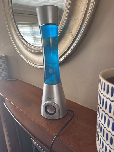 Lava lamp with bluetooth speaker
