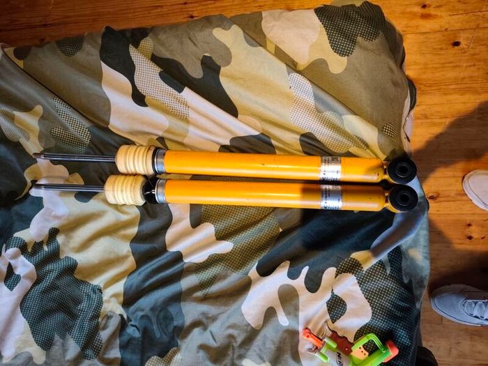 Rear shocks Volkswagen golf mk7