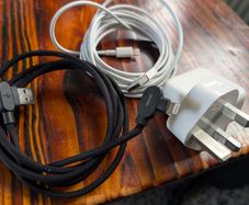 genuine 12W apple charger with 2 lighting Port cables
