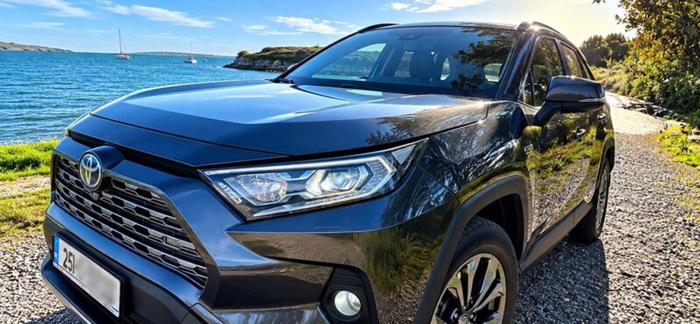2025 Rav4 2.5 Hybrid Sol | Luxury Trim |  33 Km.