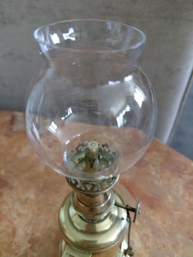 vintage petit French pigeon oil lamp