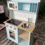 toy kitchen Image 3