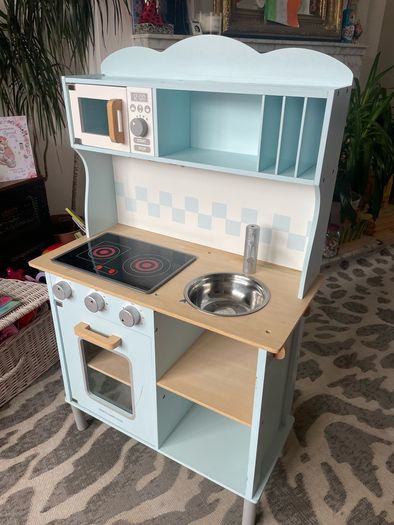 toy kitchen