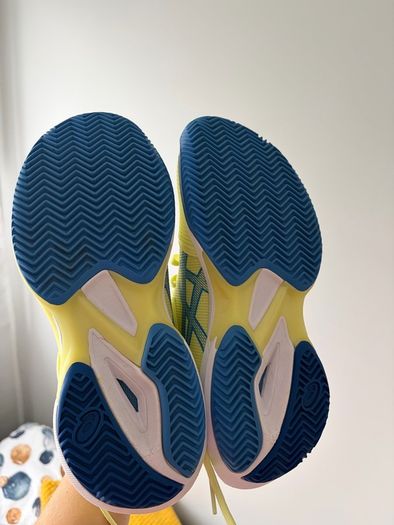 Boys tennis shoes