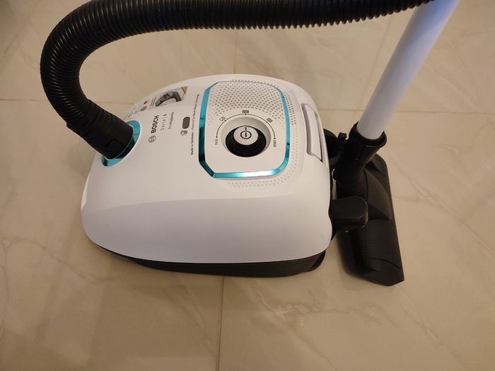 Bosch Serie 4 vacuum cleaner
