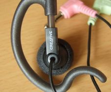 Creative's Corded Earpiece with microphone BRAND NEW!
