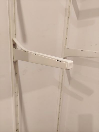 Shelf - adjustable