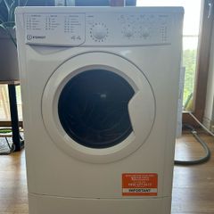 Indesit Washer Dryer 6kg/5kg. Excellent Condition. 6 months old