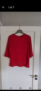 women's red Top