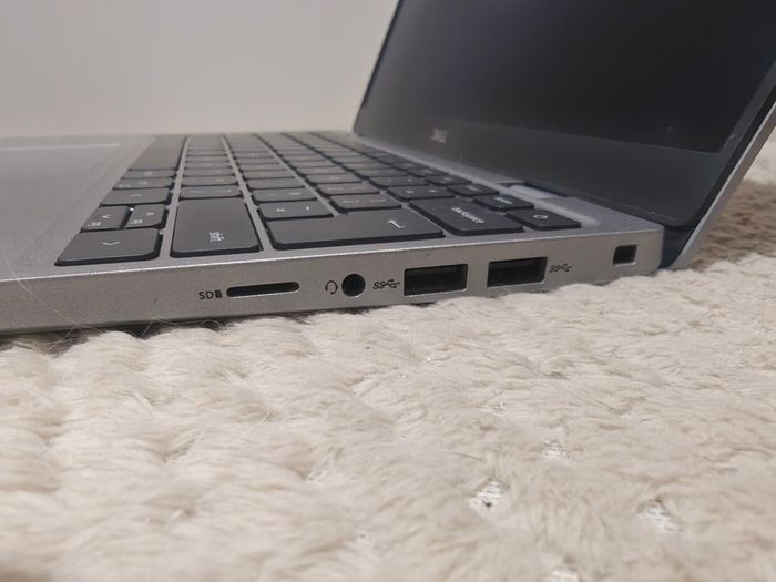 Dell Latitude 3320 | i5 (11th gen) | 8GB | 256GB | 13.3" FHD | Win11 |