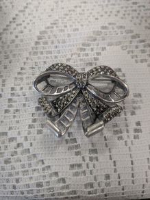 Silver brooch with marcasite