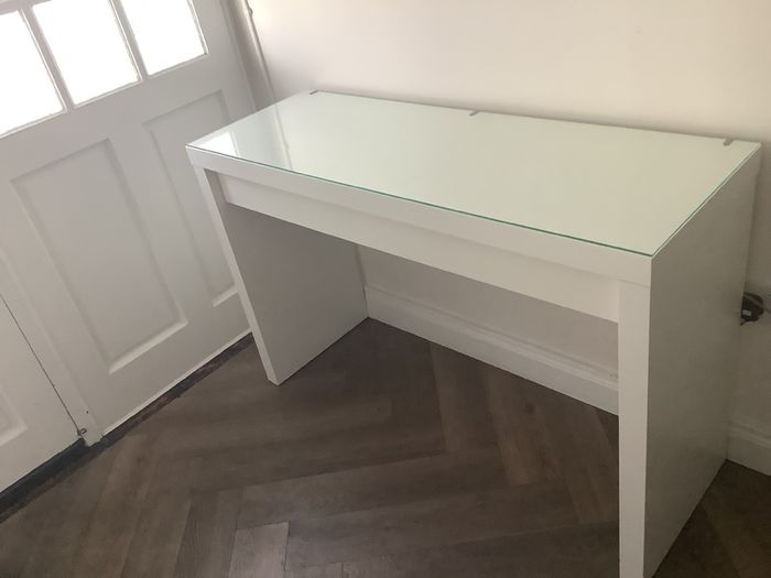 Dressing table