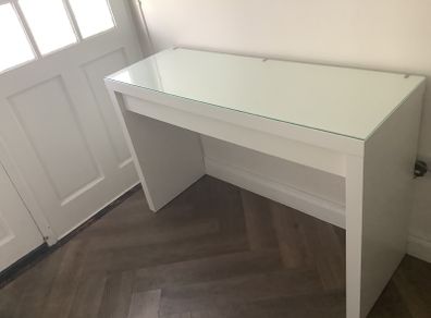 Dressing table
