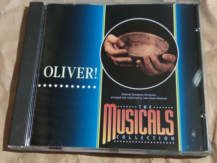 Oliver The Musical Cd