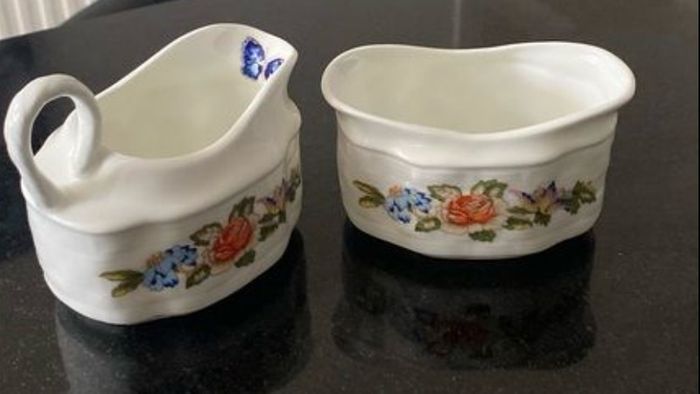 Reduced Cute little Aynsley creamer and  sugar dish