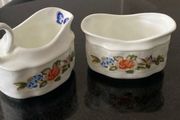 Reduced Cute little Aynsley creamer and  sugar dish