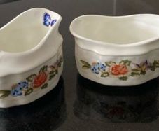 Reduced Cute little Aynsley creamer and  sugar dish