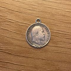1910 3 pence, with necklace hoop