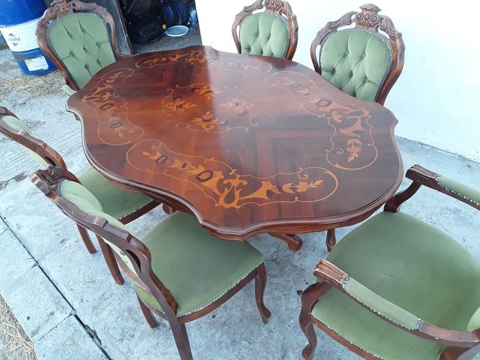 Beautiful Italian design inlaid table with 6 chairs Including 2 carvers