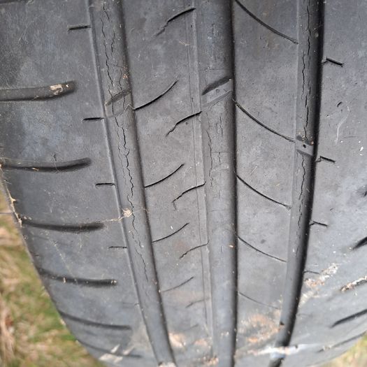 Single 195,65,15 Michelin tyres set on vw golf mk 5, 6, 7 wheels, perfect for a taxi driver running Octavia or Passat on steelies.