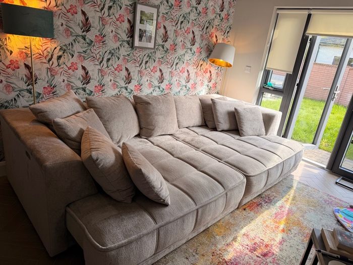 ON HOLD - Sofa - Power Slider