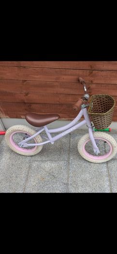Girls lilac Dawes Duchess balance bike
