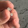 9 carat pearl earrings Image 3