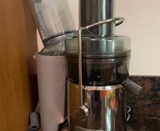 Sage juicer