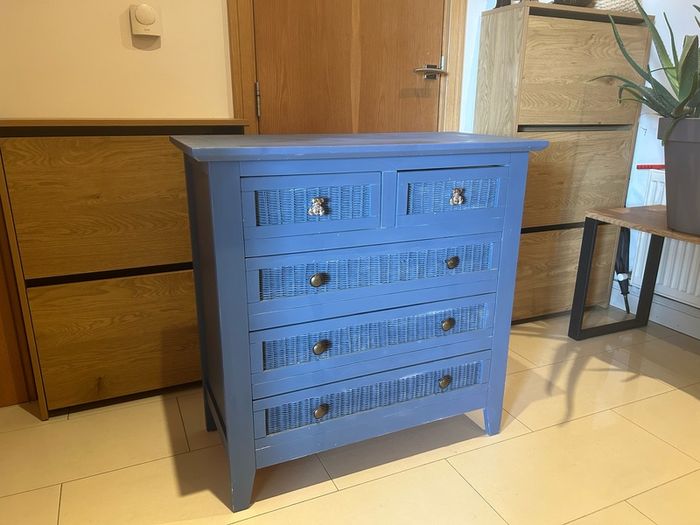 Chest of drawers