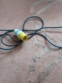 110 v lead