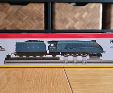 Train Model Accesory - Hornby Rolling Road (R8211) OO Gauge - Loco Testing Stand + 2x Extra Roller Sets