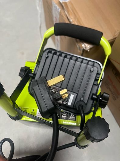 Plug in work light NEW JOB LOT