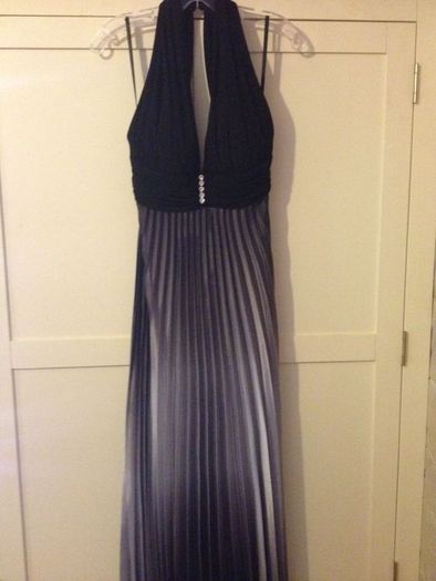 Black/grey halter neck dress.