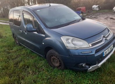 08 Berlingo multispace breaking for parts