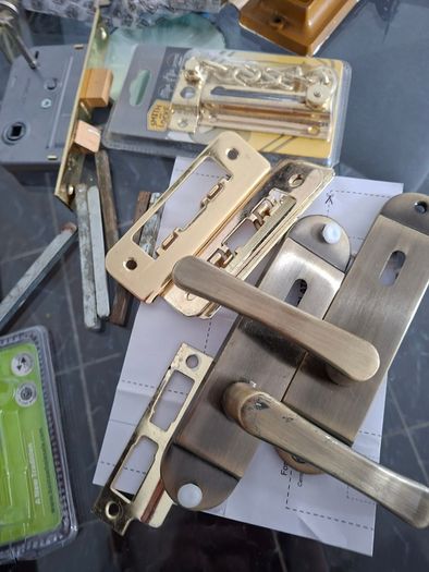 Large bundle of Locks