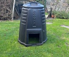 Compost bin