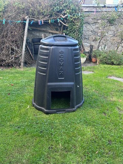 Compost bin