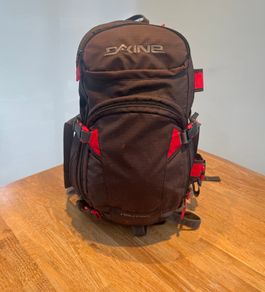 Dakine Helipro Snowboard / Ski backpack