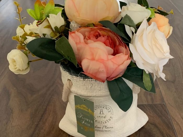 BRAND NEW Artificial Flower Ceramic Bag - Gorgeous Gift!