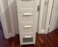 chest of drawers