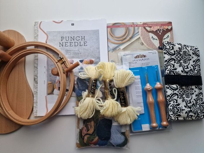 Punch needle embroidery set