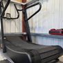 Curved treadmill Image 9
