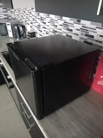 Russel hobbs mini fridge