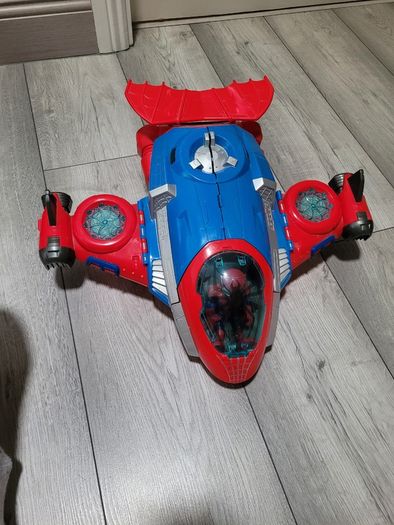 Spiderman plane