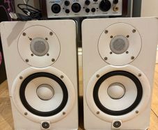 Yamaha hs5 white , 2x2 interface, stands