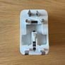 Universal travel adaptor Image 3
