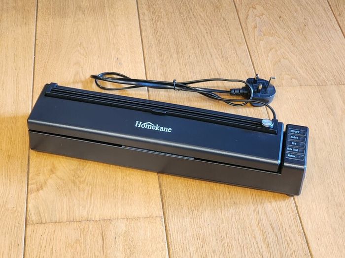 Vacuum Food Sealer + Bags/Roll - Excellent Condition