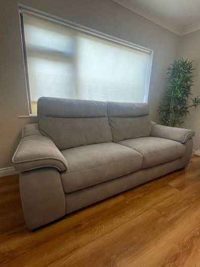 Treble and double couch